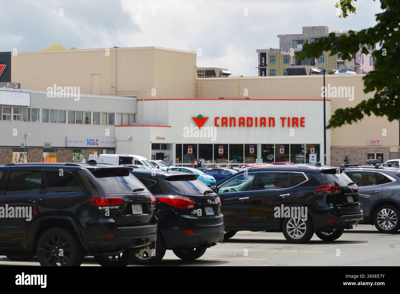 Canadian tire au centre Quinpool de Halifax, en NouvelleÉcosse, Canada
