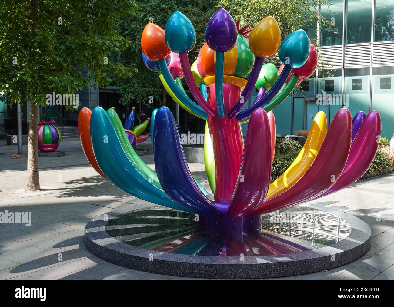 Fleur Paradise sculpture par Jun T. Lai, Londres Angleterre Royaume-Uni Banque D'Images