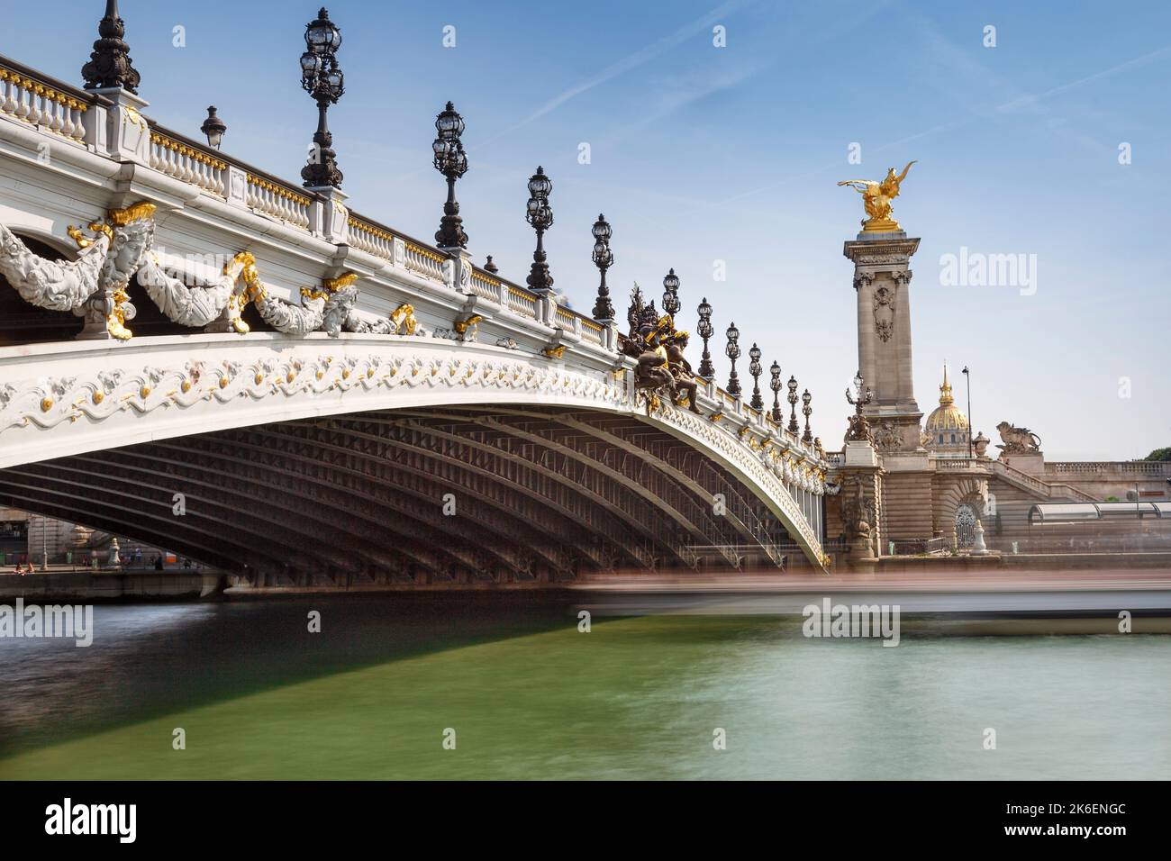 Pont Alexandre III à Paris au lever du soleil, France Banque D'Images