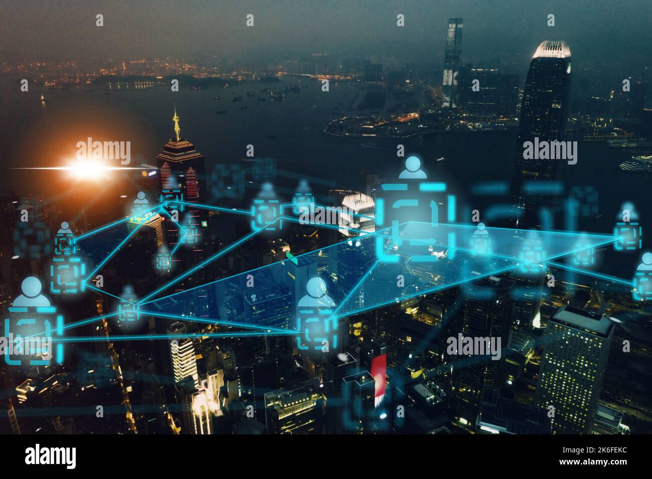 Smart City, réseau iot et cloud computing, vue aérienne des bâtiments ou gratte-ciel. Superposition, infrastructure ou connexion Web Banque D'Images