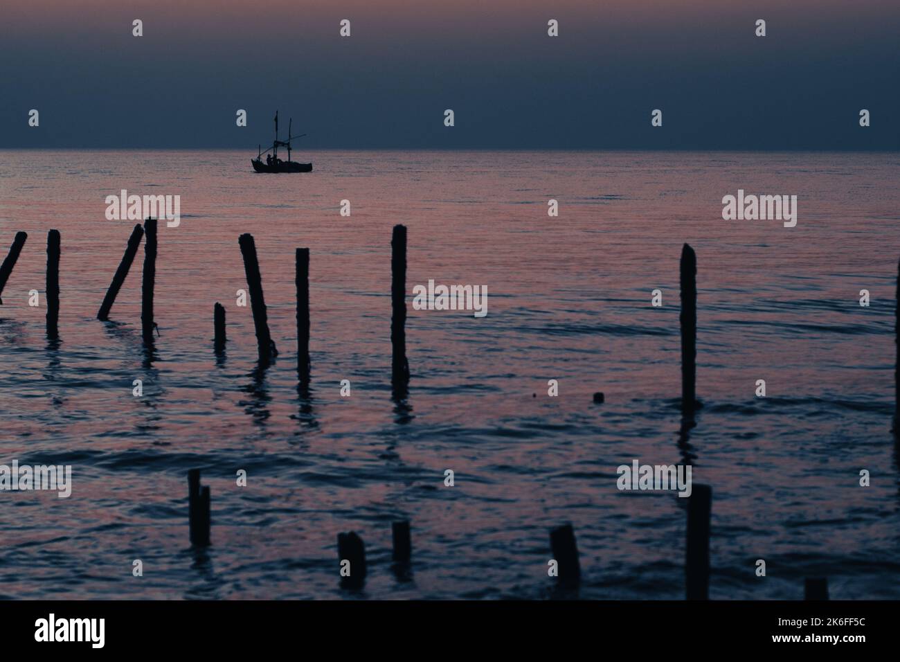 Coucher de soleil sur la plus longue plage de Cox's Bazar, au Bangladesh Banque D'Images