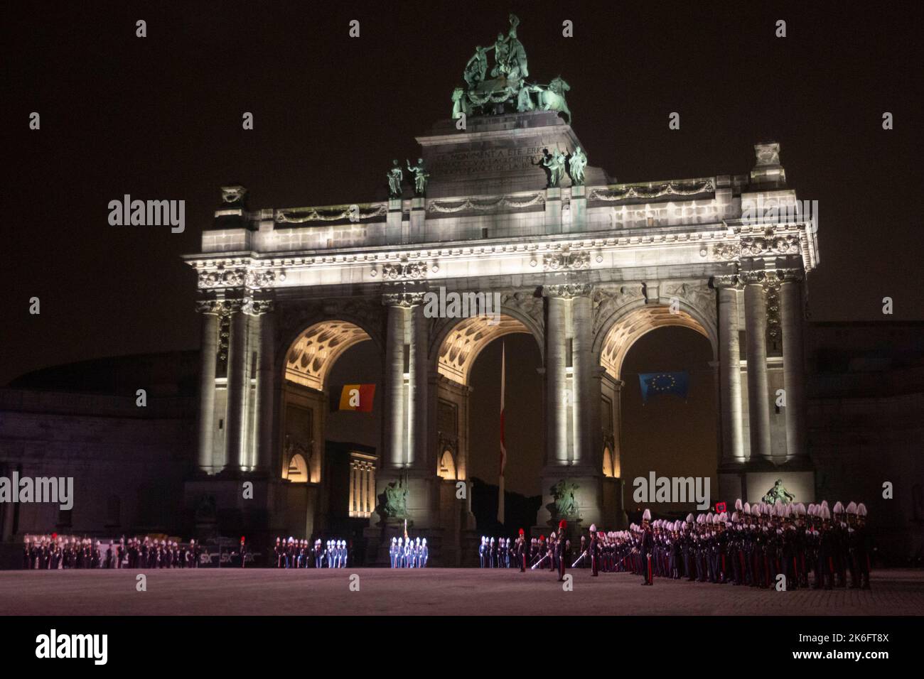 L'illustration montre la cérémonie d'ouverture de l'année académique 2022-2023 de l'École militaire royale (KMS), à Bruxelles, le jeudi 13 octobre 2022. Les nouveaux étudiants, dont le prince Gabriel, font leur entrée solennelle et le roi remet également le degen du roi au vice-lieutenant Jasper Mathys. BELGA PHOTO HATIM KAGHAT Banque D'Images