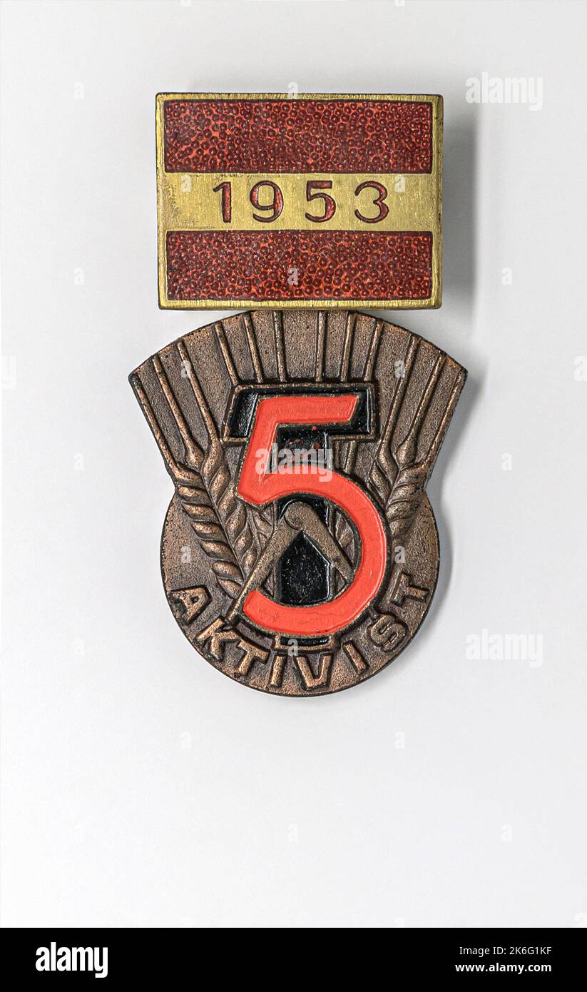 DDR Medal Order activiste du plan quinquennal 1953 Banque D'Images