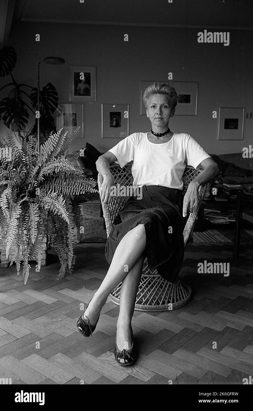 Agathe Gaillard, propriétaire de la galerie photo française, lors de la dernière exposition photo d’André Kertesz au Museo de Bellas Artes, Buenos Aires, Argentine, 1985 Banque D'Images