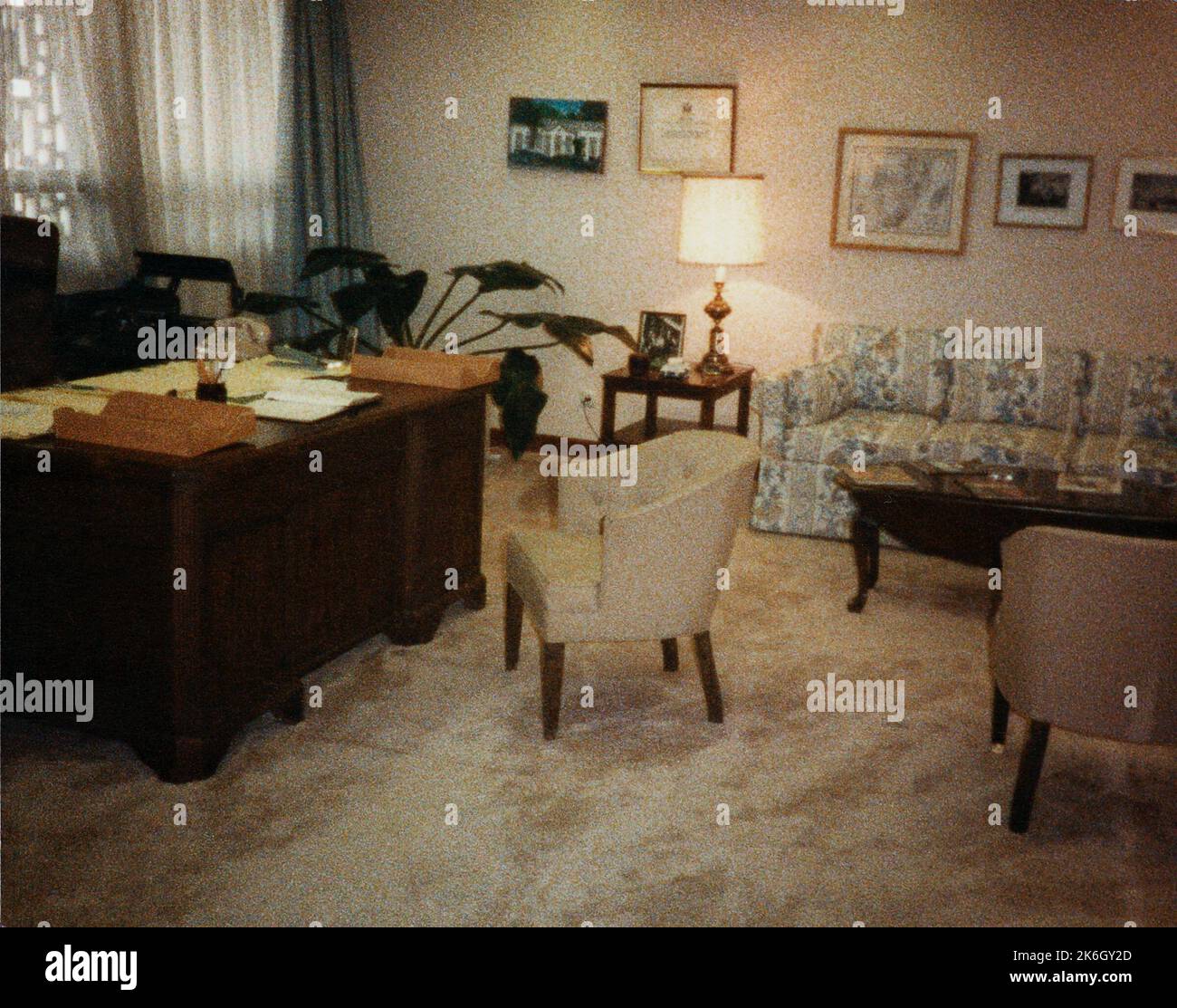 Kinshasa - Chancery Office Building - 1986, Etats-Unis photographies relatives aux ambassades, consulats et autres bâtiments outre-mer Banque D'Images