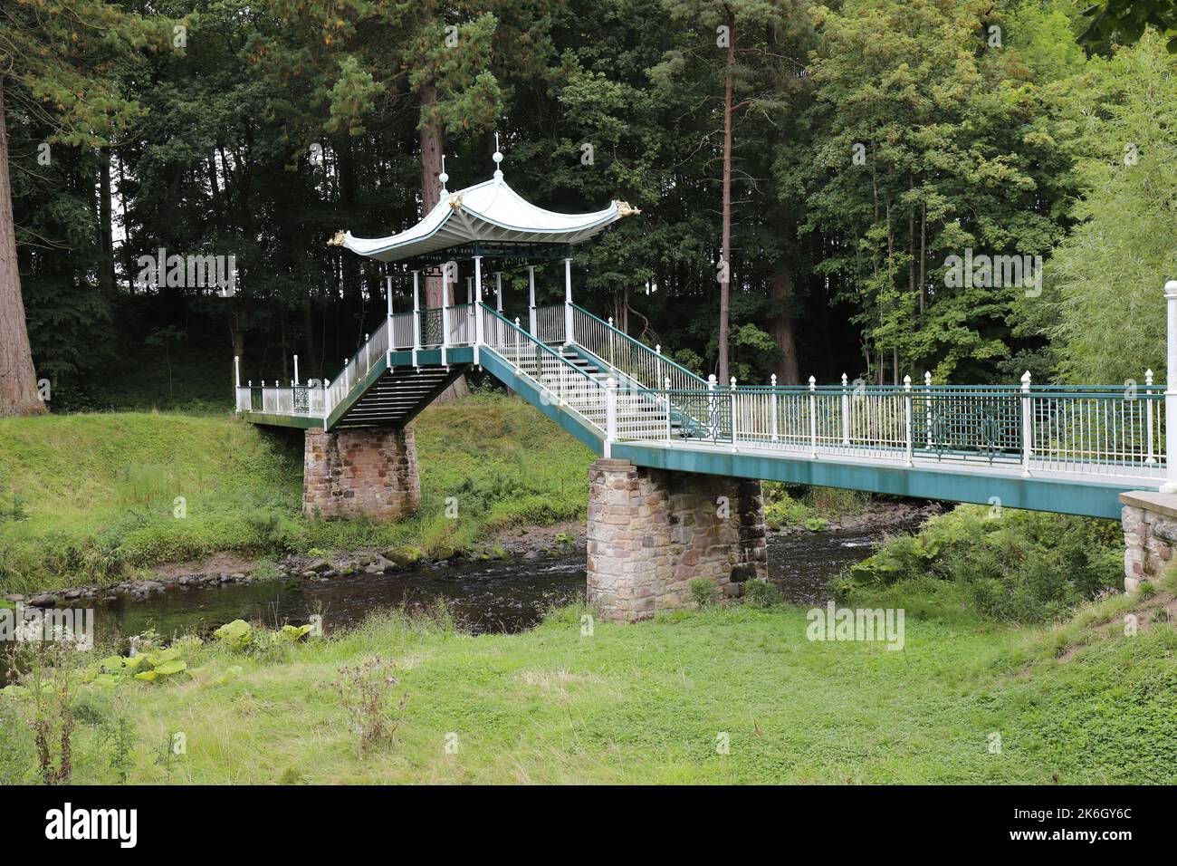 Le pont chinois de Dumfries House, dans le Ayrshire, en Écosse, traverse l'eau de Lugar Banque D'Images