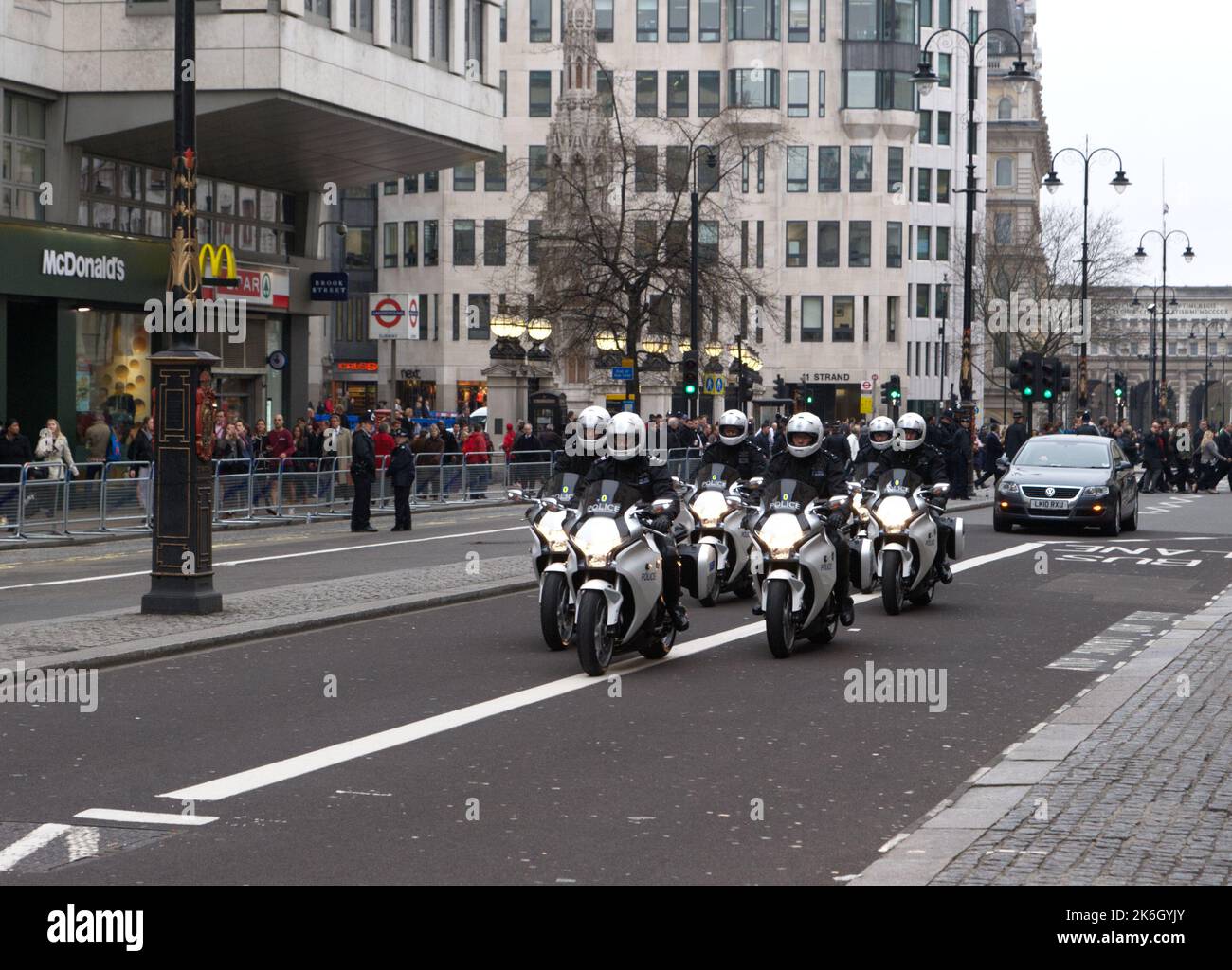 Motocyclistes du Metropolitan police Special Escort Group. SO14 Royalty protection Group est une composante du Metropolitan police Service (MPS Banque D'Images