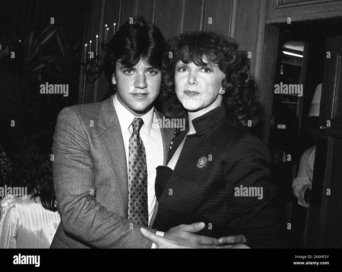 Jimmy Baio et Cathryn Damon à la Réunion SOAP un an après son annulation. La fête coïncide avec le tournage de son premier segment il y a cinq ans. Chasen's à Beverly Hills, Californie sur 30 août 1982. Crédit: Ralph Dominguez/MediaPunch Banque D'Images