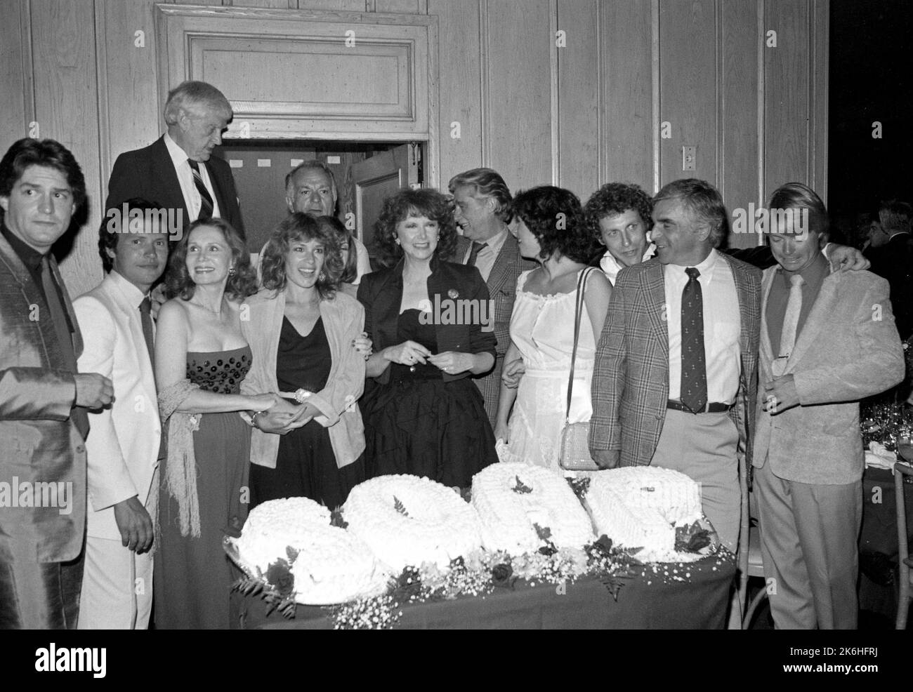 Le Cast of SOAP à la Réunion SOAP un an après son annulation. La fête coïncide avec le tournage de son premier segment il y a cinq ans. Chasen's à Beverly Hills, Californie sur 30 août 1982. Crédit: Ralph Dominguez/MediaPunch Banque D'Images