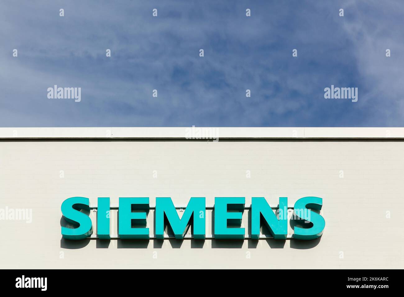Aarhus, Danemark - 8 août 2015 : logo Siemens sur une façade. Les principales divisions de l'entreprise sont l'industrie, l'énergie, la santé, l'infrastructure Banque D'Images