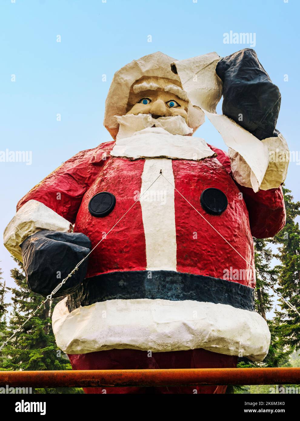 Immense statue extérieure du Père Noël ; pôle Nord ; Alaska ; États-Unis Banque D'Images