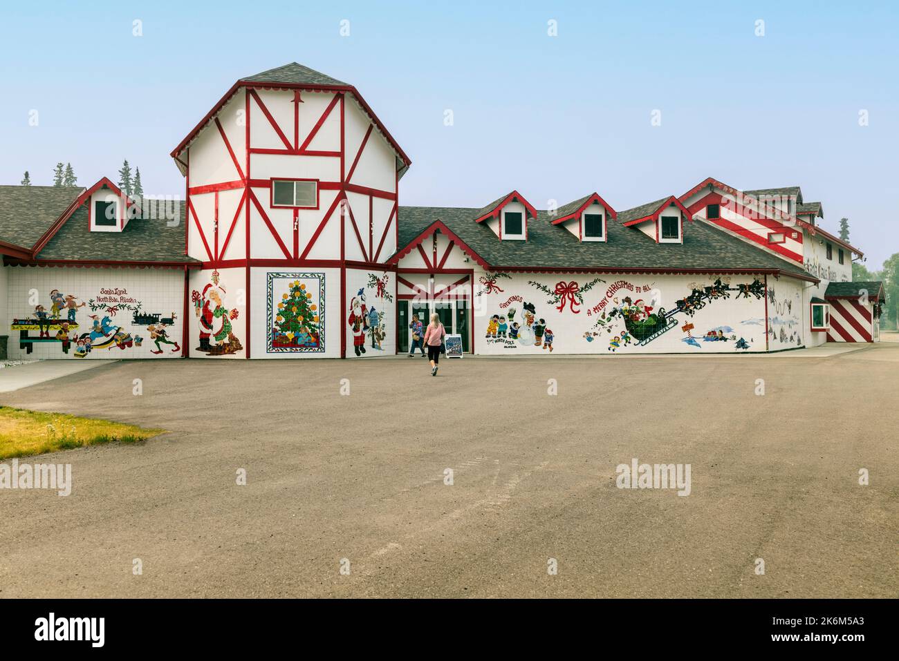Illustrations des fêtes de Noël sur les bâtiments du pôle Nord ; Alaska ; États-Unis Banque D'Images