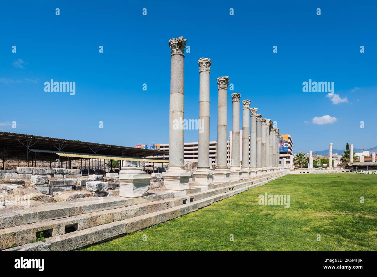 Agora de Smyrna à Izmir, Turquie. Également connu sous le nom d'Agora de İzmir, un ancien site archéologique romain dans le centre-ville d'Izmir, Turquie Banque D'Images