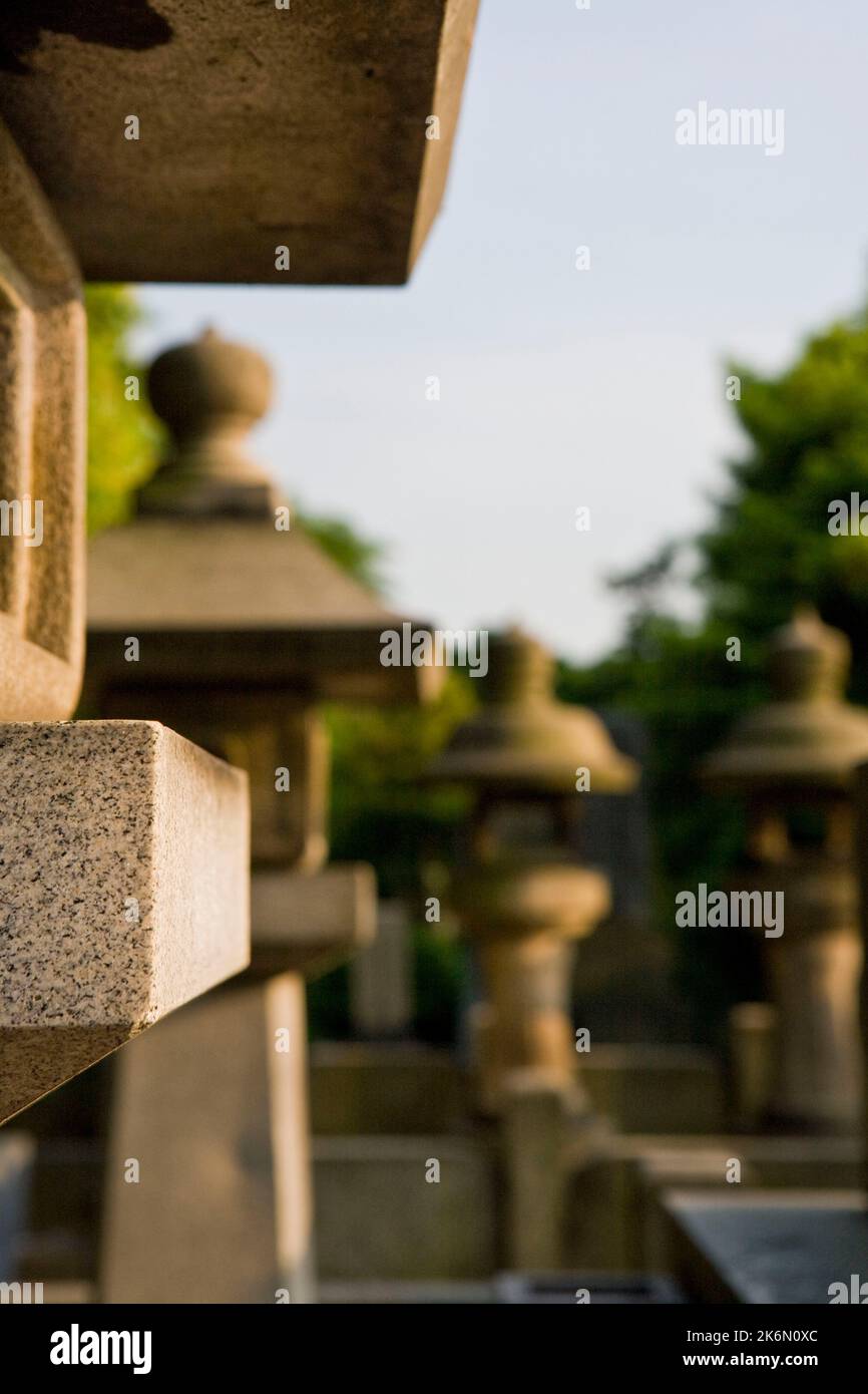 Lanterne en pierre cimetière Tokyo Japon Banque D'Images