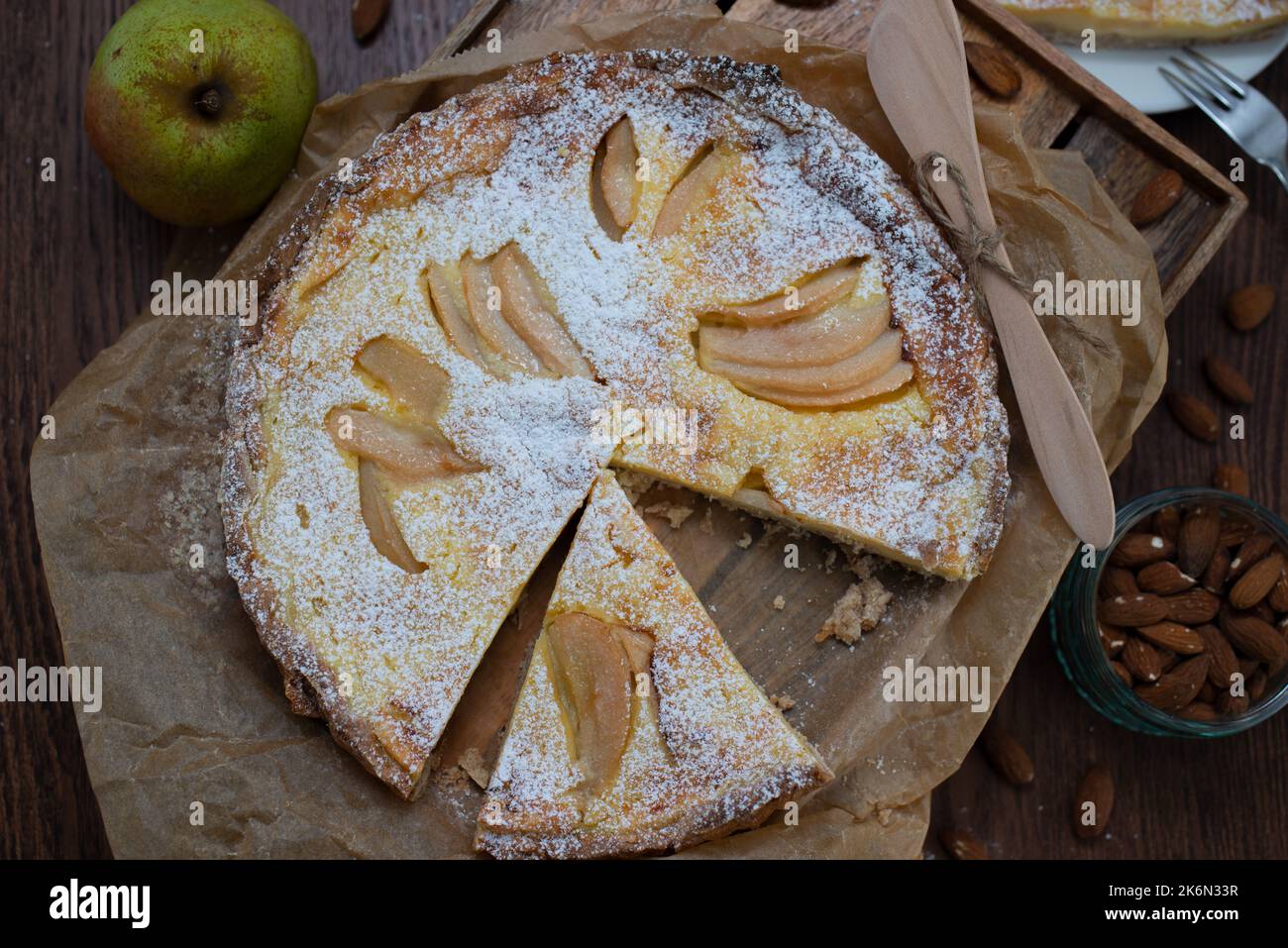 tarte aux amandes de poire Banque D'Images
