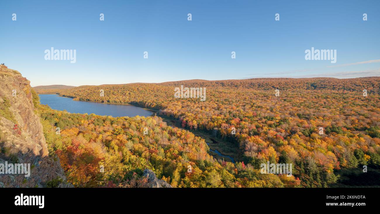 Le lac des Clouds est l'un des meilleurs endroits de randonnée non seulement dans le parc national des montagnes Porcupine, mais dans tout le Michigan. Banque D'Images