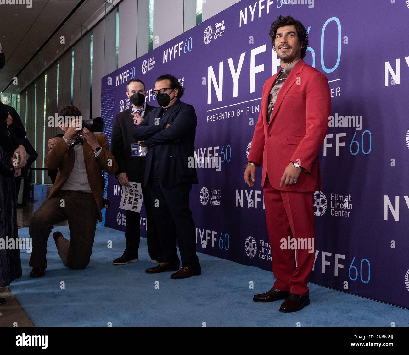 New York, États-Unis. 14th octobre 2022. Raúl Castillo arrive sur le tapis rouge pour la première mondiale de « l'inspection » au Festival du film de New York à la salle Alice Tully à New York, NY, vendredi, 14 octobre 2022. Photo de Gabriele Holtermann/UPI crédit: UPI/Alay Live News Banque D'Images