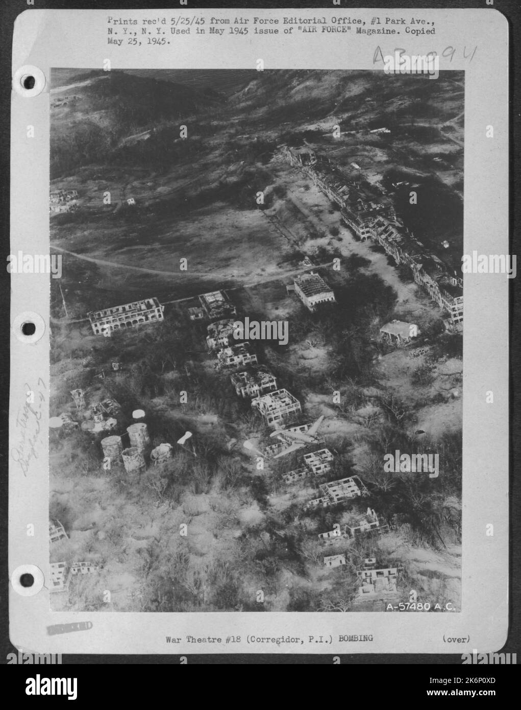 Les squelettes Taht étaient autrefois des casernes et les bâtiments administratifs témoignent Vivid de l'efficacité de 25 jours de bombardement aérien. Banque D'Images