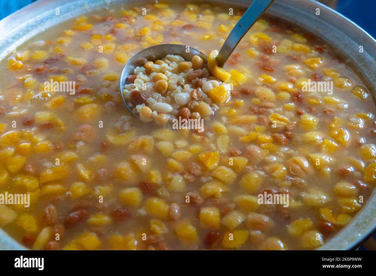 Sudure maison ou pudding de Noah. Desserts traditionnels turcs. La culture islamique turque Banque D'Images