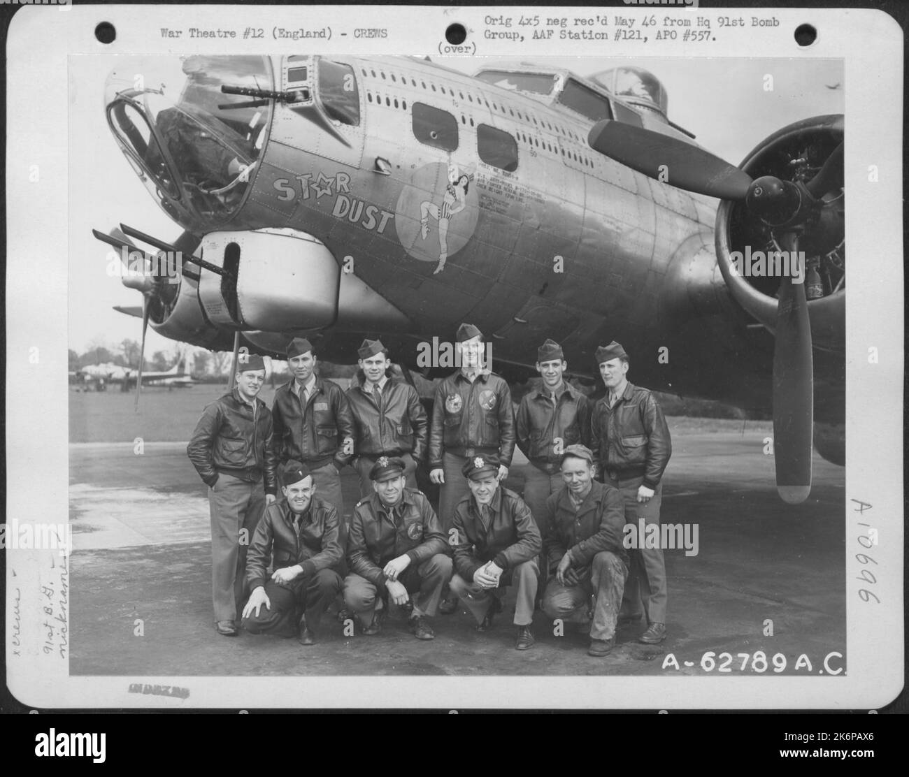 Équipe de combat du 91st Bomb Group, 8th Air Force, à côté du Boeing B-17 'Flying Fortress' 'Star Dust'. Angleterre. Banque D'Images