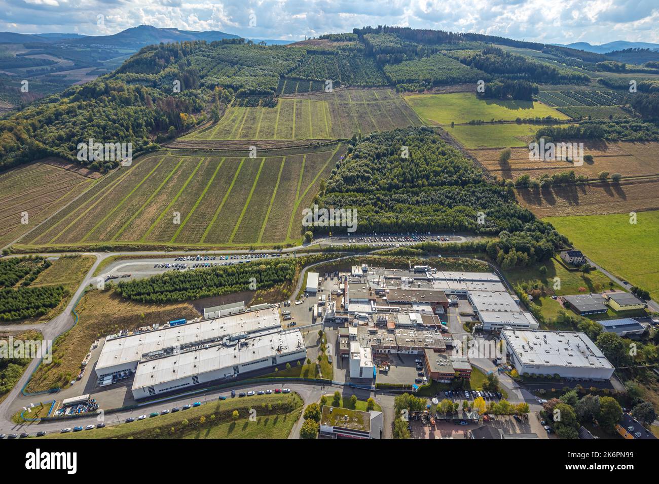Photo aérienne, Tital GmbH Howmet Aerospace, Ostenberg, Bestwig, région de la Ruhr, Rhénanie-du-Nord-Westphalie, Allemagne, DE, Europe, Entreprises commerciales, Commerc Banque D'Images