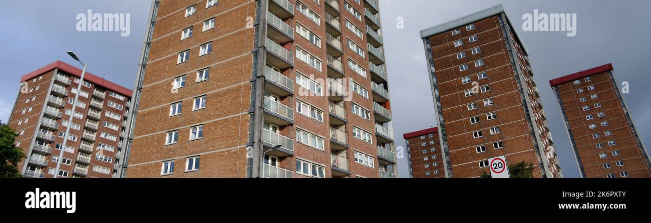 Les appartements du conseil dans les logements pauvres avec de nombreuses questions de protection sociale à Linwood Banque D'Images