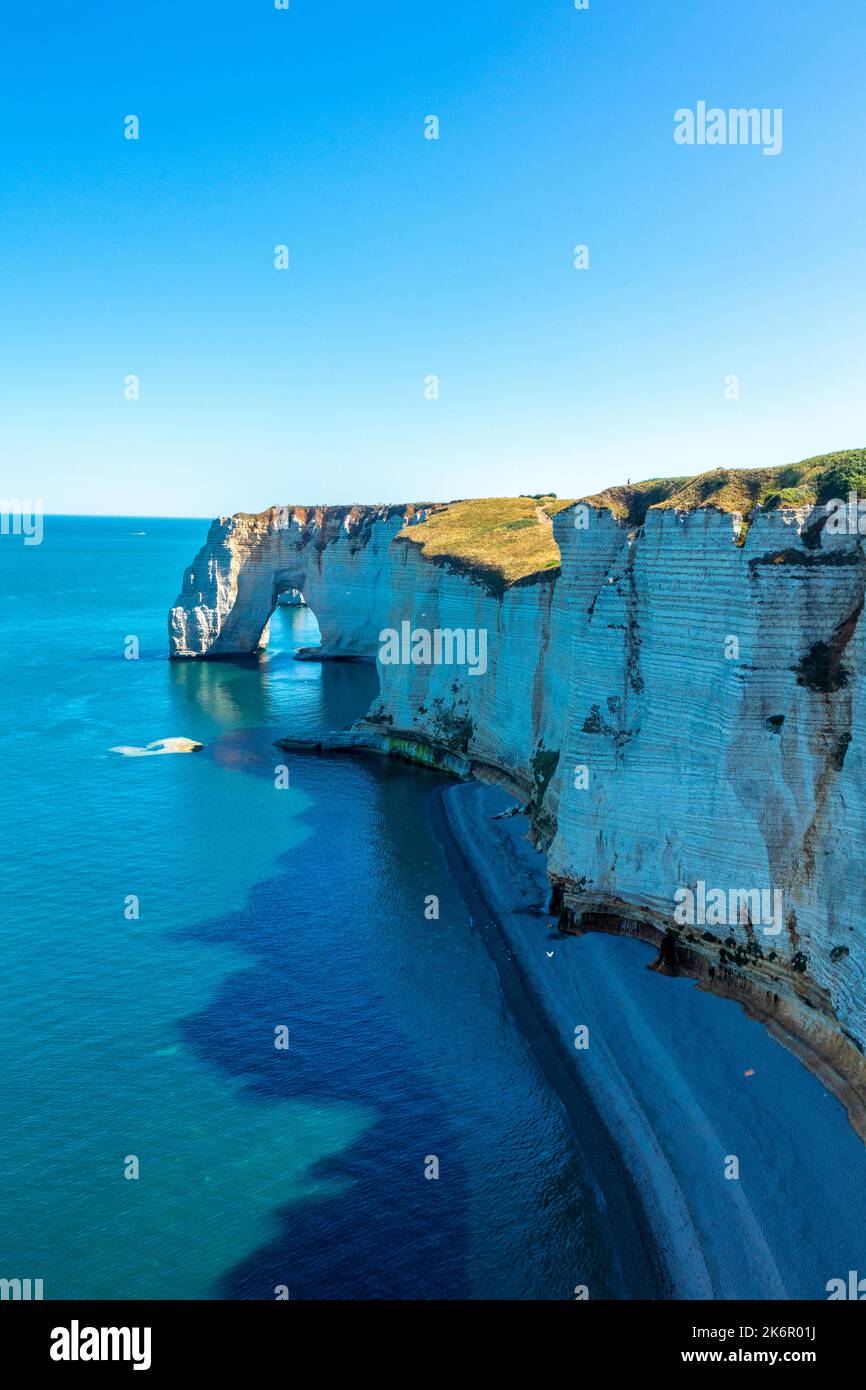 Promenade Sur La Plage Sur La Magnifique C te Alb tre Pr s D tretat Promenade Sur La Plage Sur La Magnifique C te Alb tre Pr s D tretat