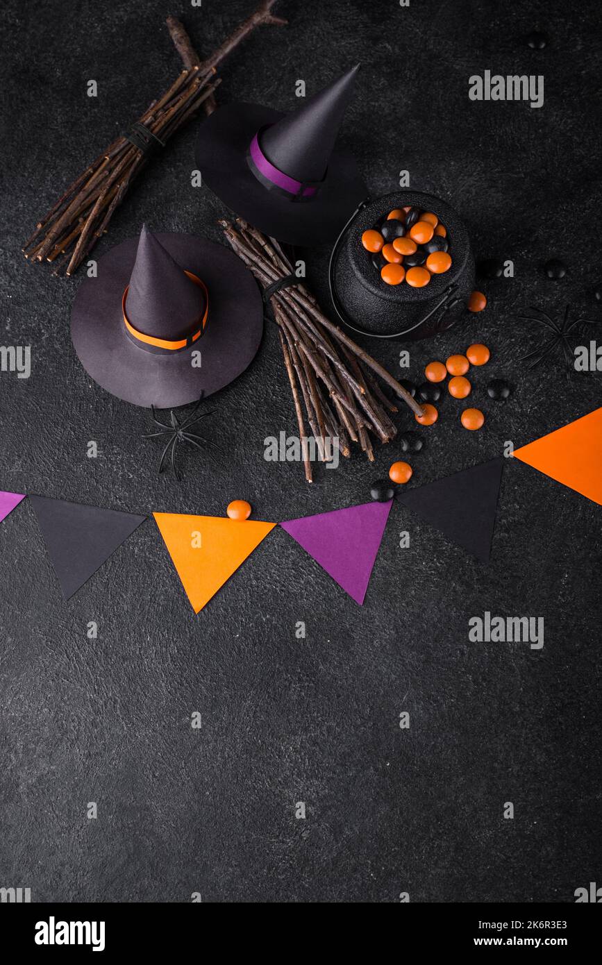 Arrière-plan Halloween avec chapeau de sorcières Banque D'Images