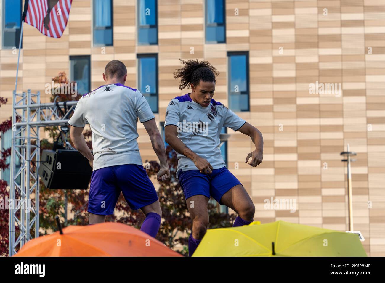 Newcastle upon Tyne, Royaume-Uni. 15th octobre 2022. C'est nous ! Performance de pré-match à la coupe du monde de rugby à XV pour Homme crédit: Hazel Plater/Alay Live News Banque D'Images