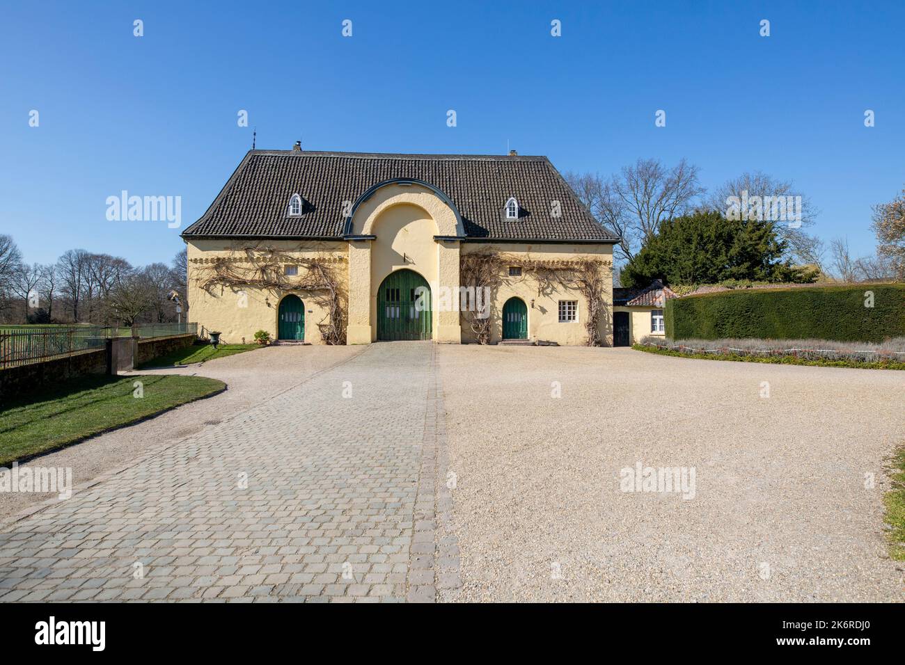 Krefeld -Linn - vue de Remise au château de Burg Linn, Rhénanie-du-Nord Westphalie, Allemagne, 09.03.2022 Banque D'Images