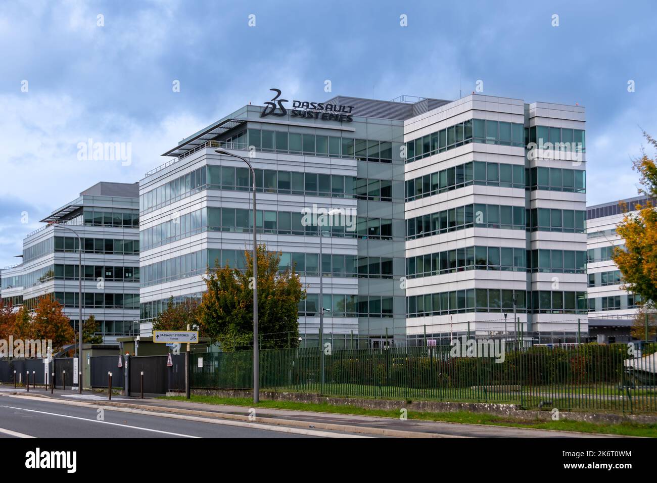 Vue extérieure du siège de Dassault systèmes, éditeur de logiciels français spécialisé en design numérique 3D Banque D'Images