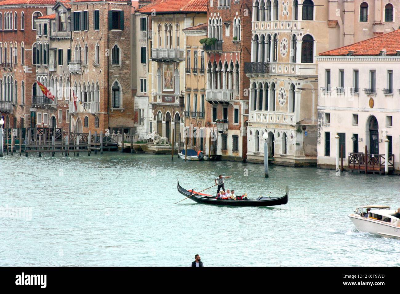 Gondole sur le Grand Canal à Venise Banque D'Images