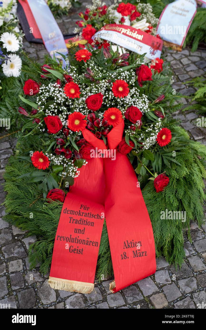 Allemagne, Berlin, 18. 03. 2021, commémoration de la Révolution de mars 1848, porte de Brandebourg, Wreath action 18 mars Banque D'Images