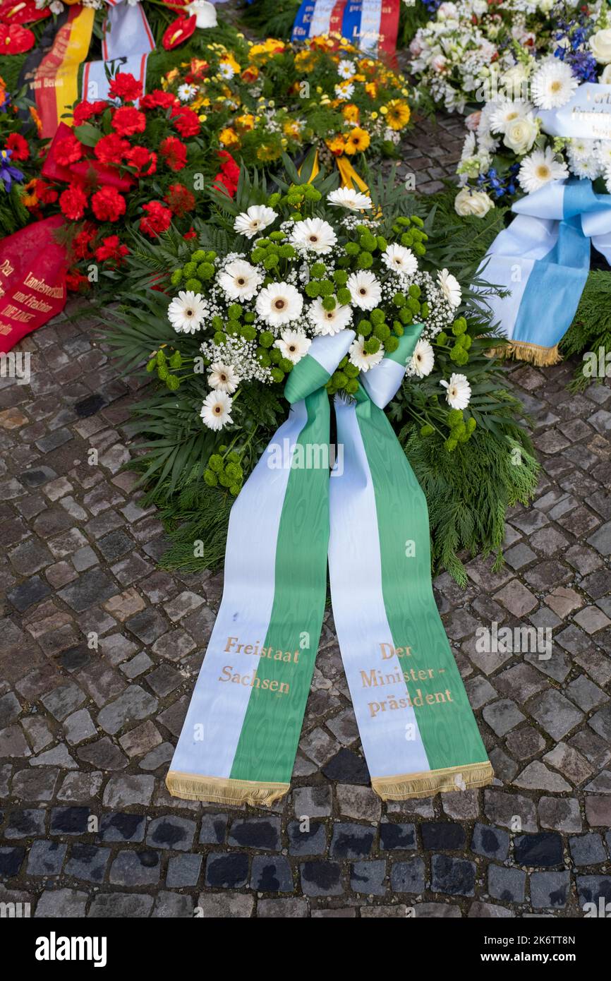 Allemagne, Berlin, 18. 03. 2021, commémoration de la Révolution de mars 1848, porte de Brandebourg, Wreath Saxe Banque D'Images