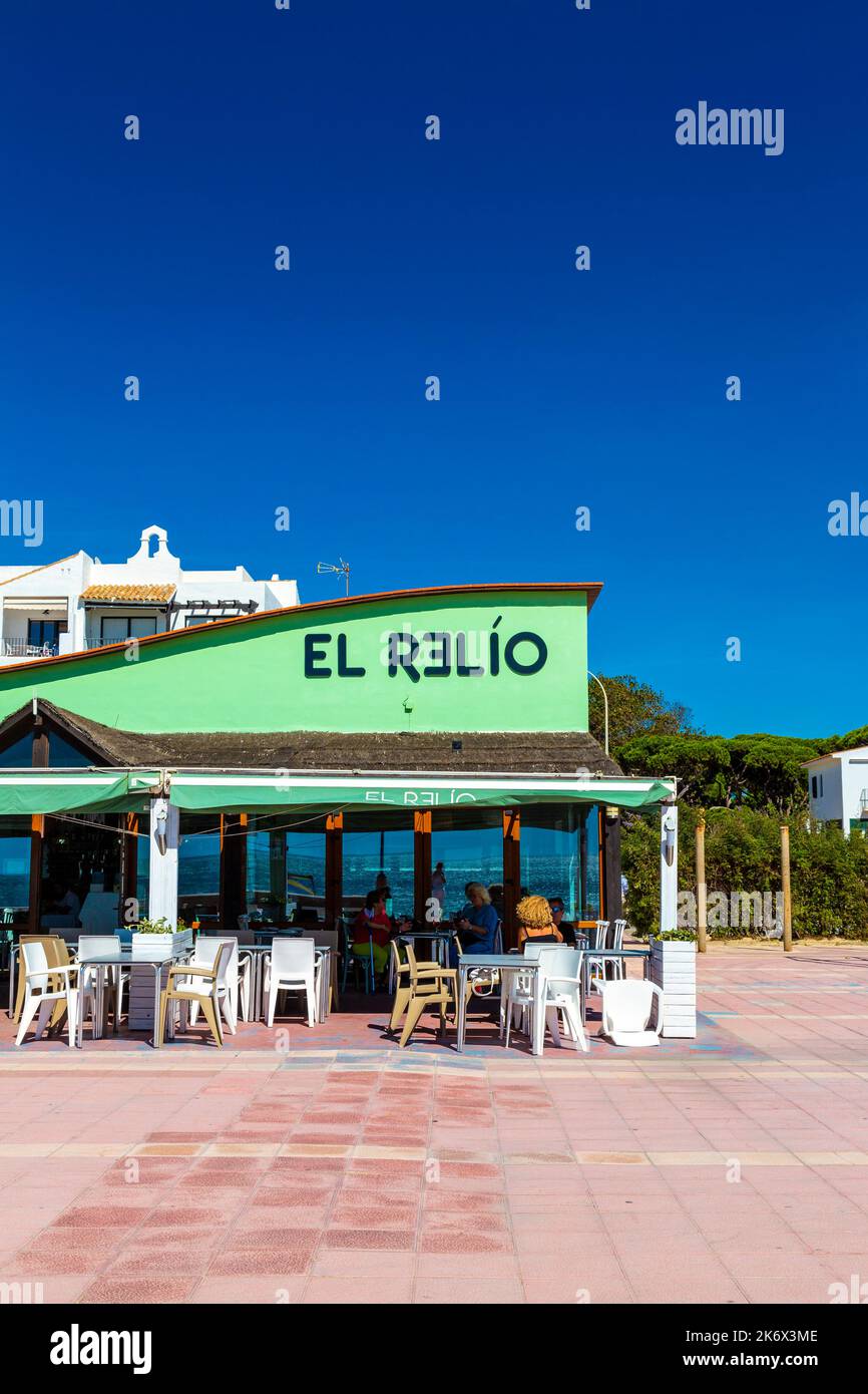 Restaurant El Relio surplombant Playa de la Barrosa, Cadix, Espagne Banque D'Images
