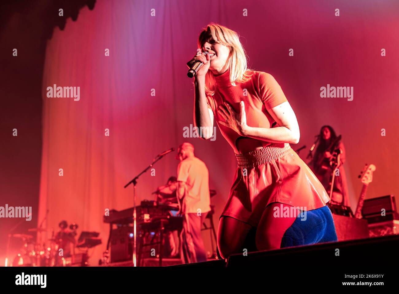 Oslo, Norvège. 14th, octobre 2022. La chanteuse, musicienne et auteure-compositrice suédoise Veronica Maggio interprète un concert à Oslo Spektrum à Oslo. (Crédit photo: Gonzales photo - Terje Dokken). Banque D'Images