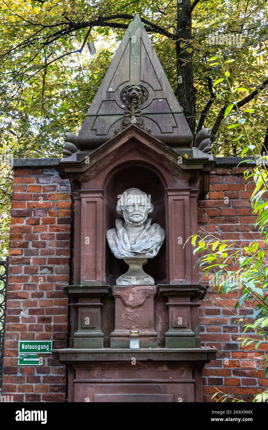 Vue sur le célèbre cimetière du Nord de Munich, Allemagne avec des