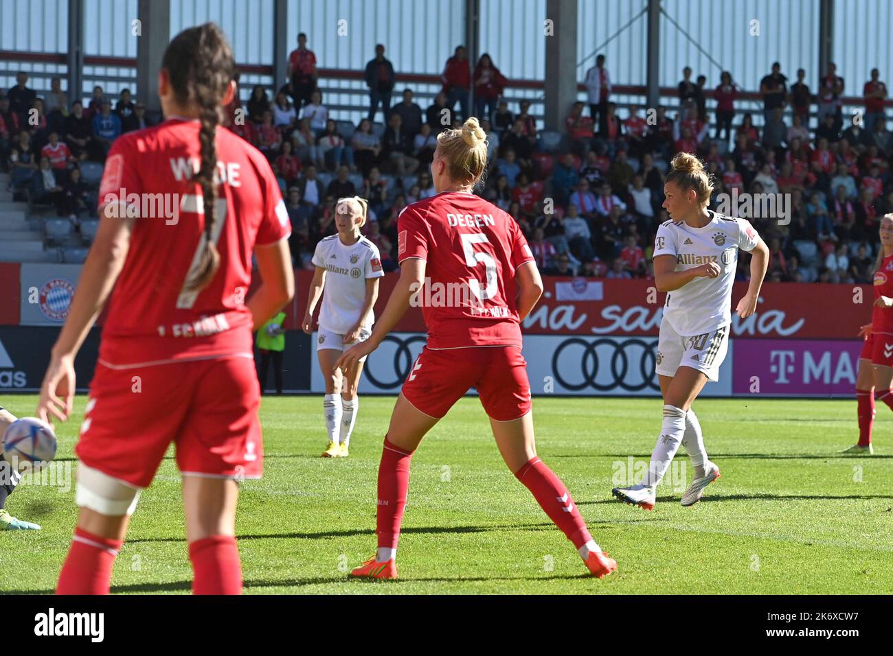 Munich, Allemagne. 16th octobre 2022. But Linda DALLMANN (FCB) à 1-0, action, tir de but. Football Flyeralerte Bundesliga saison des femmes 2022/2023, 4th match, matchday04, FC Bayern Munich - 1.FC Cologne on 16 octobre 2022, FC Bayern Campus. ? Credit: dpa/Alay Live News Banque D'Images