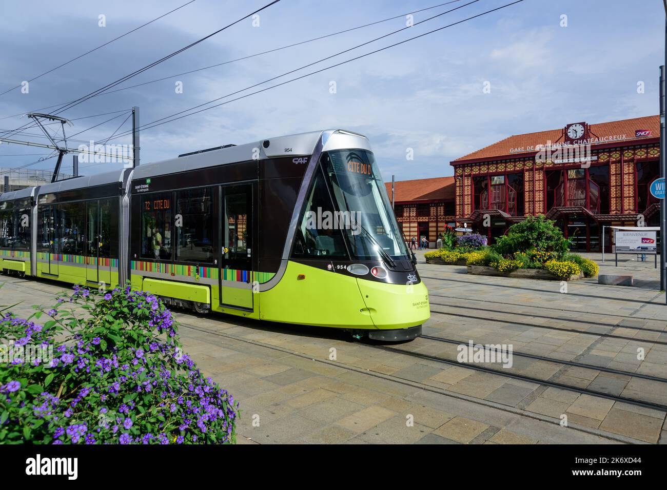 Frankreich, St-Etienne, Straßenbahn T2 Gare St-Etienne // France, St-Etienne, tramway, tramway T2 Gare St-Etienne Banque D'Images