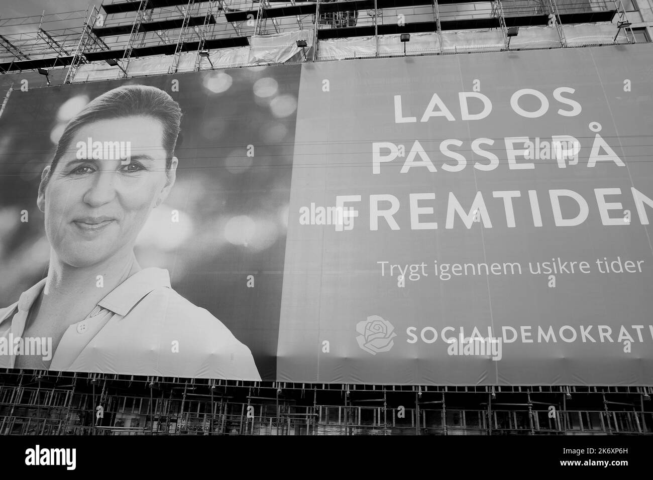 Copenahgen /Danemark/16 octobre 2022/Denmarks Premier ministre Mme mette Frederiksen leader du parti social-démocrate et candidat au poste de Premier ministre et de panneau d'affichage pour la réélection dans la capitale danoise...(photo. Francis Joseph Dean/Dean photos. Banque D'Images