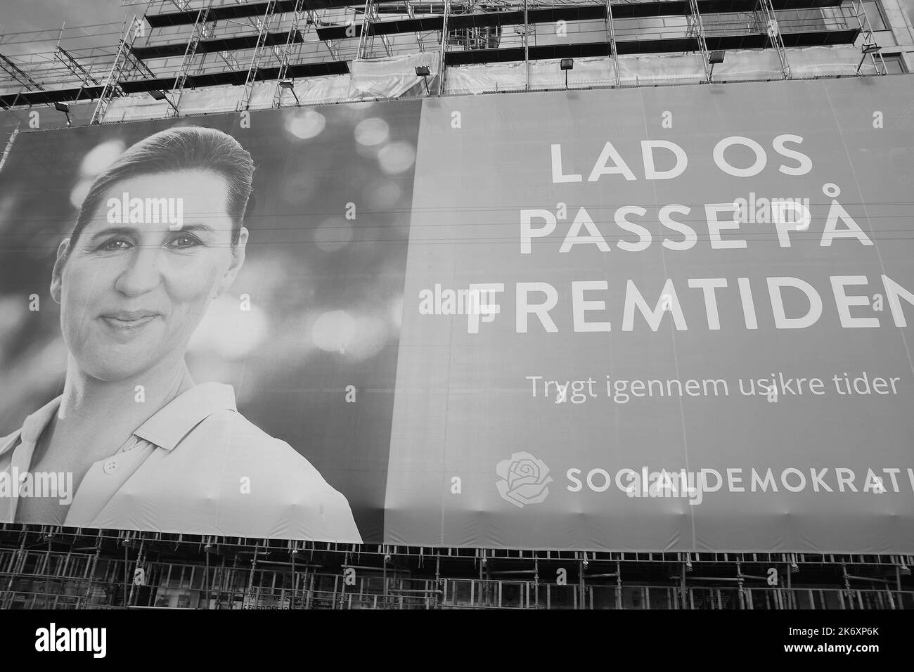 Copenahgen /Danemark/16 octobre 2022/Denmarks Premier ministre Mme mette Frederiksen leader du parti social-démocrate et candidat au poste de Premier ministre et de panneau d'affichage pour la réélection dans la capitale danoise...(photo. Francis Joseph Dean/Dean photos. Banque D'Images