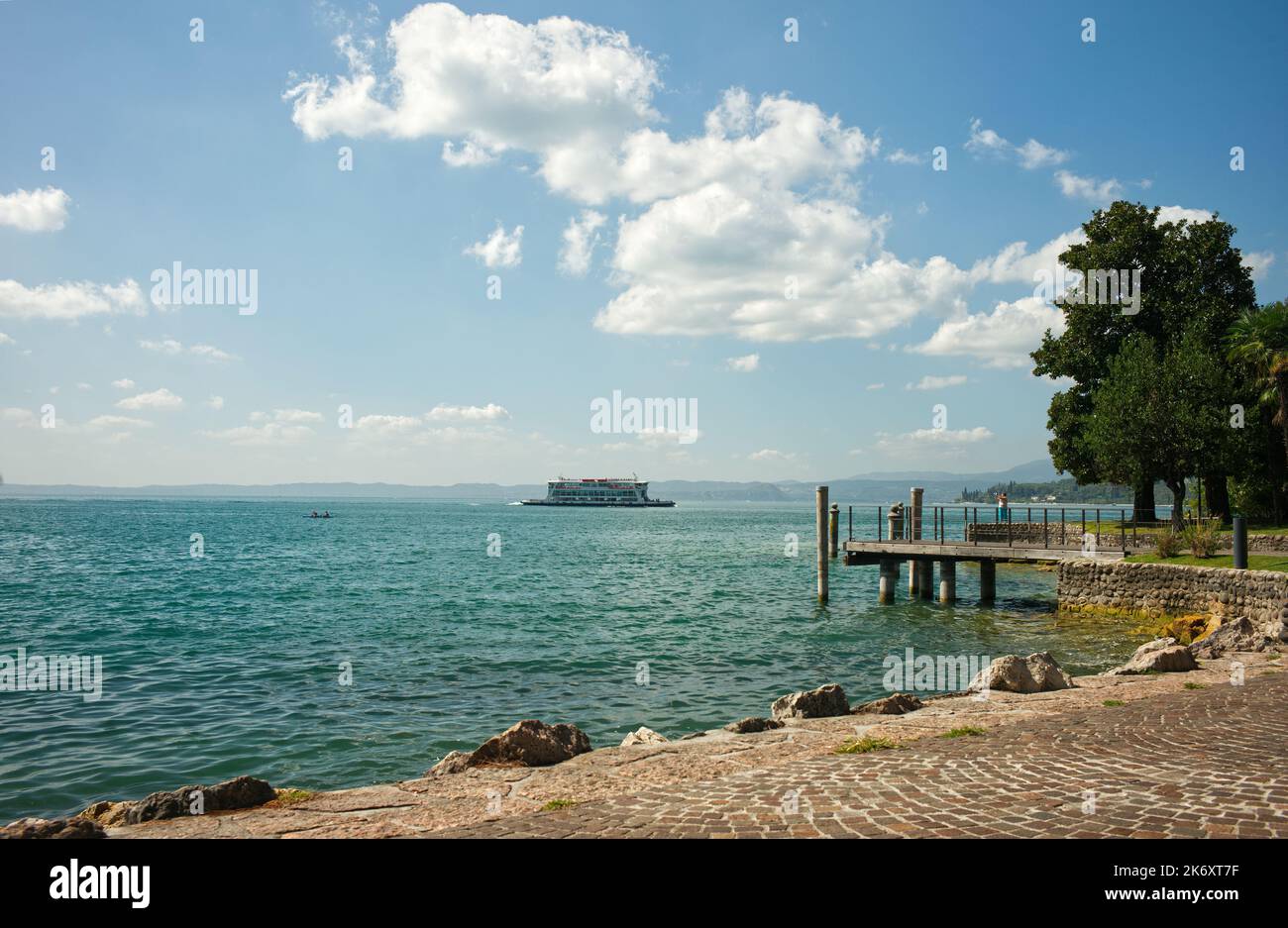 Images du lac de Garde à la fin de l'été à Garda, Bardolino et Lazise dans les lacs italiens - Vénétie et Lombardie Banque D'Images