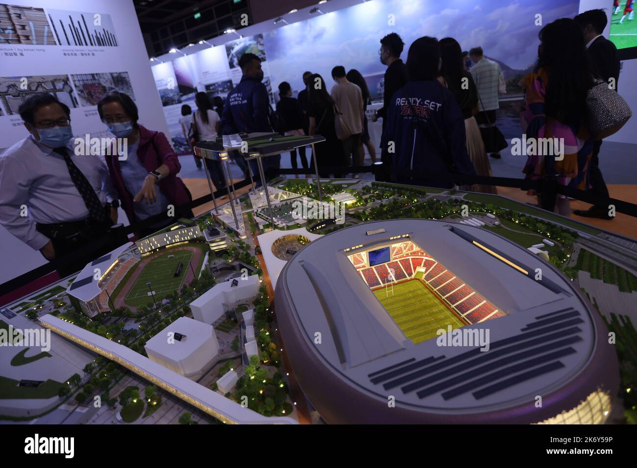 Un modèle du Kai Tak Sports Park, à l'exposition 25 ans de design au Hong Kong Convention and Exhibition Centre (HKCEC) à WAN Chai.01SEP22 SCMP / Jonathan Wong Banque D'Images