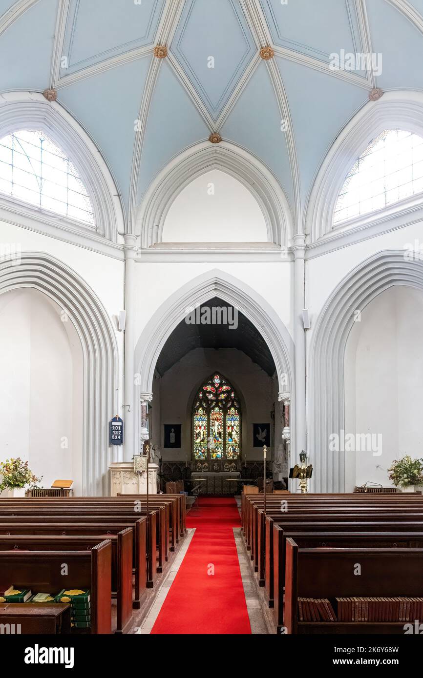 Eglise St Mary à Micheldever, Hampshire, Angleterre, Royaume-Uni. Vue intérieure de la nef octogonale inhabituelle dans le bâtiment classé de grade II*. Banque D'Images