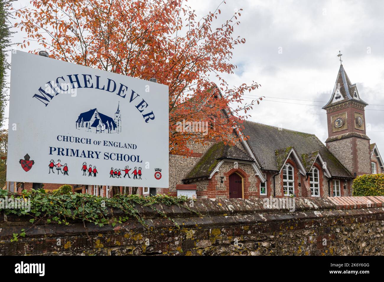 Micheldever Primary School dans le village de Micheldever, Hampshire, Angleterre, Royaume-Uni Banque D'Images
