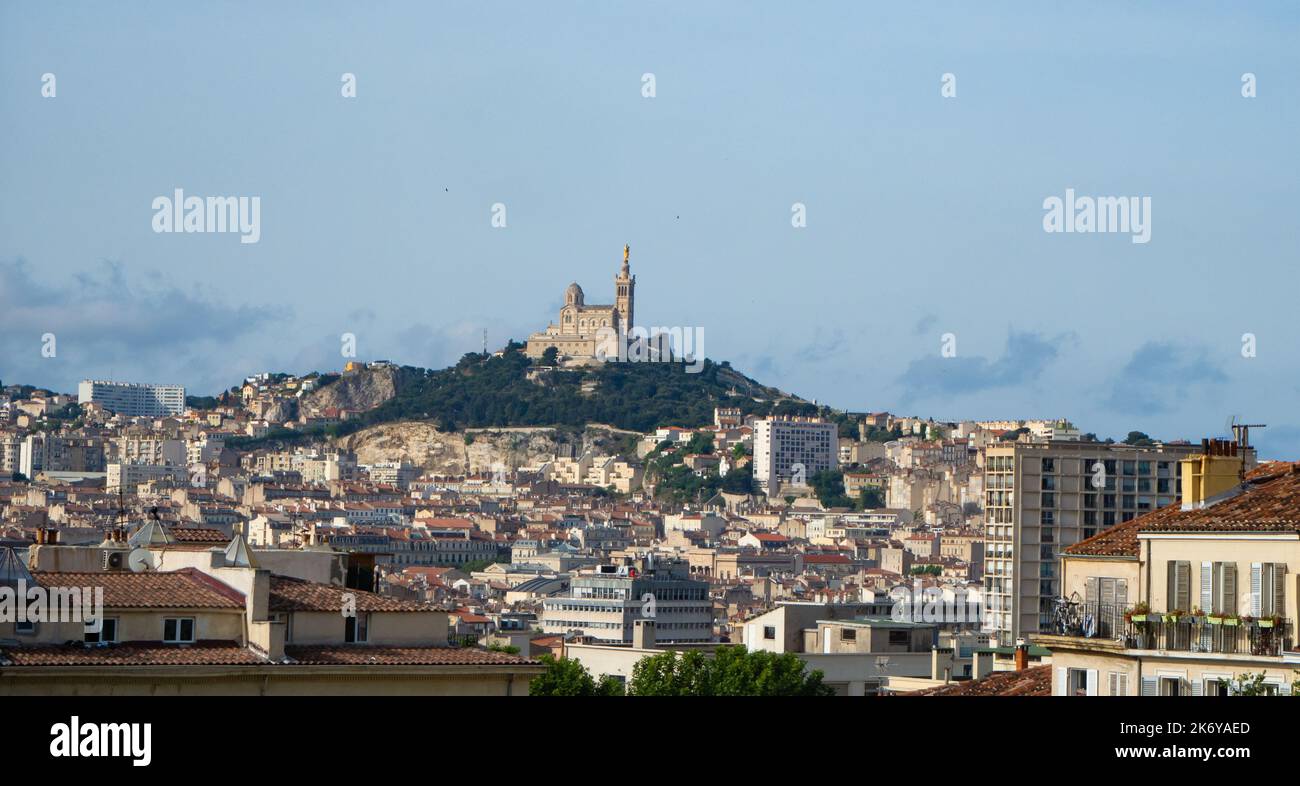 Marseille, France - 22 mai 2022 : vue de la gare principale sur le centre-ville en direction de la cathédrale Banque D'Images