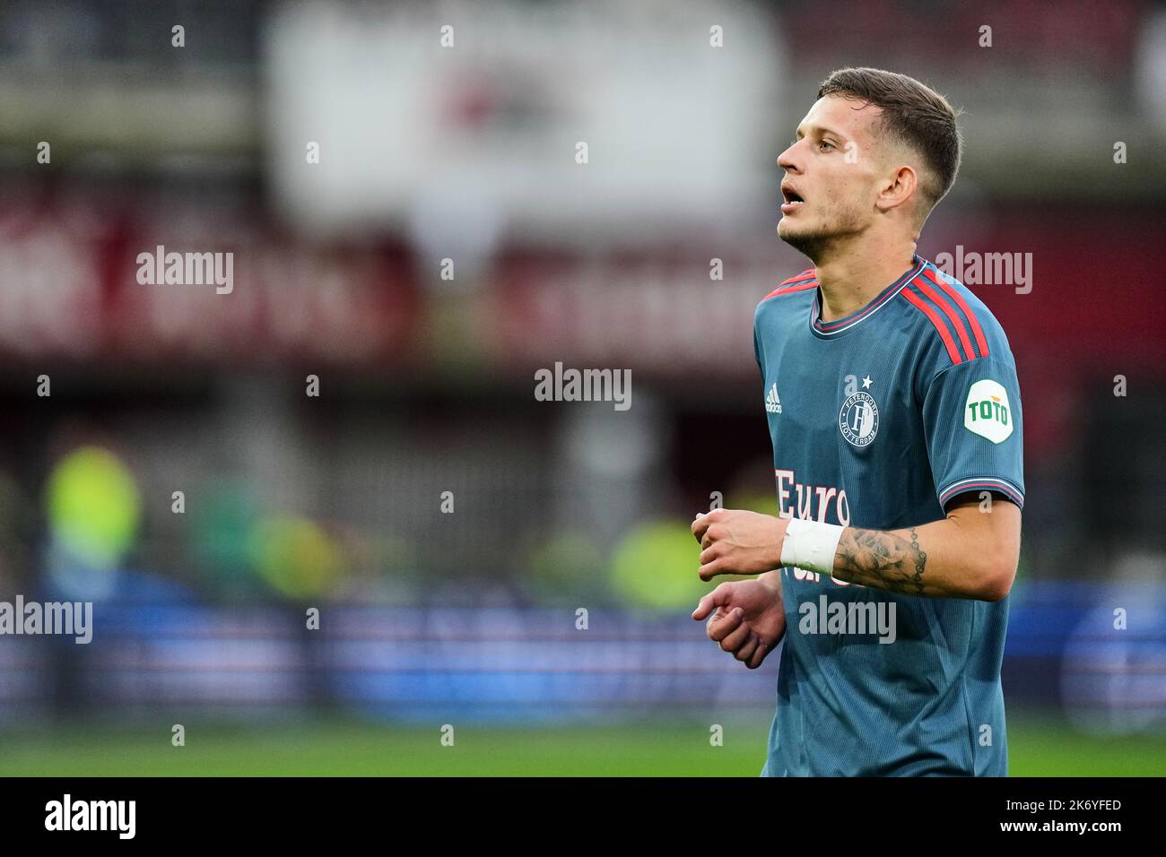 Alkmaar - Sebastian Szymanski de Feyenoord lors du match entre AZ Alkmaar et Feyenoord à l'AFAS Stadion le 16 octobre 2022 à Alkmaar, pays-Bas. (Box to Box Pictures/Yannick Verhoeven) Banque D'Images