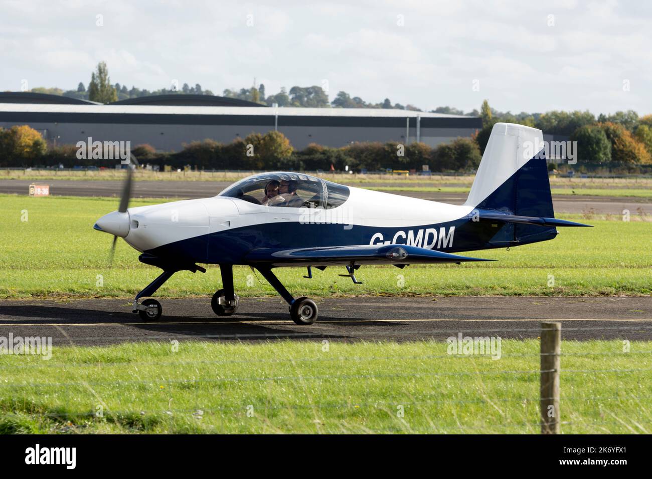 Vans RV-9 à l'aérodrome de Wellesbourne, Warwickshire, Royaume-Uni (G-CMDM) Banque D'Images