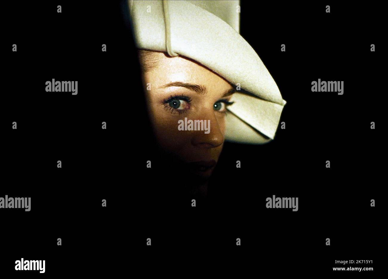 REBECCA ROMIJN-STAMOS, femme fatale, 2002 Banque D'Images