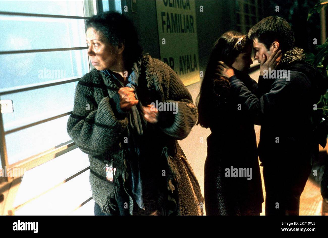 LUISA HUERTAS, ANA CLAUDIA TLANCON, GAEL GARCIA BERNAL, LE CRIME DU PÈRE AMARO, 2002 Banque D'Images